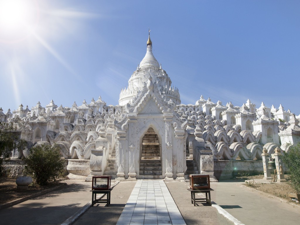 Temple-Blanc-Myanmar